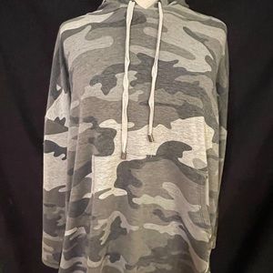Army print hooded long shirt size L with pockets